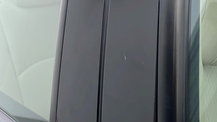 KIA MOHAVE-Pillar RHS B Scratch
