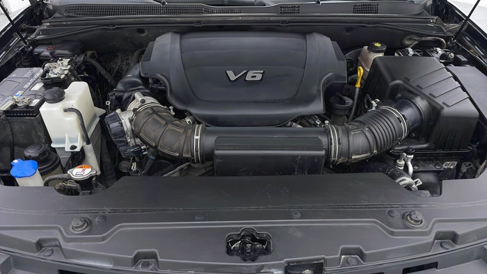 KIA MOHAVE-Engine Bonet View