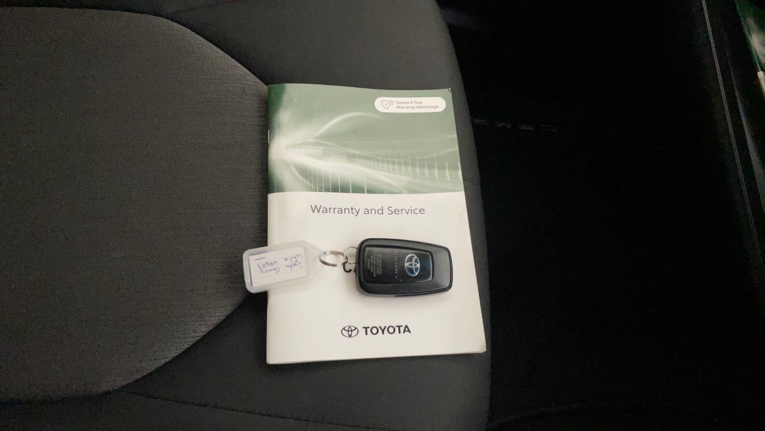 2024 Toyota Camry Ascent + Sat Nav Hybrid, Automatic, 50267 km, Key Close-up