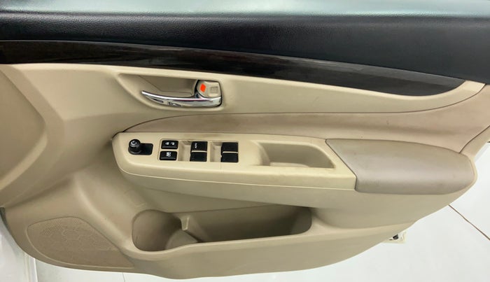 2015 Maruti Ciaz VDI+ SHVS, Diesel, Manual, 87,355 km, Driver Side Door Panels Controls