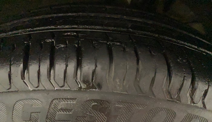 2018 Maruti Dzire VXI AMT, Petrol, Automatic, 26,386 km, Right Rear Tyre Tread
