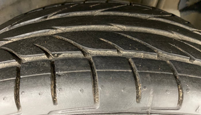 2018 Tata NEXON XT 1.2, Petrol, Manual, 55,700 km, Left Rear Tyre Tread