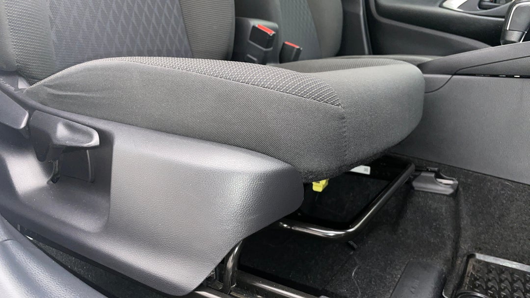 2021 Toyota Yaris Cross Gx Hybrid, Automatic, 53036 km, Drivers Side Adjustment Panel