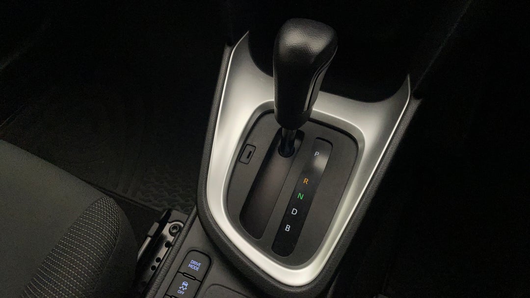 2021 Toyota Yaris Cross Gx Hybrid, Automatic, 53036 km, Gear Lever 