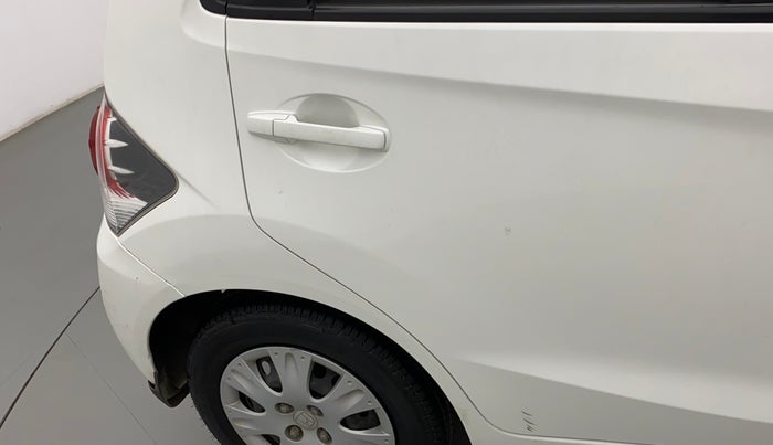 2016 Honda Brio S MT, Petrol, Manual, 42,375 km, Right quarter panel - Minor scratches