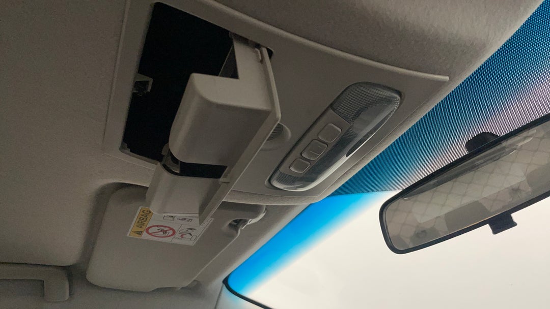 On-Roof Controls/Sunglass holder
