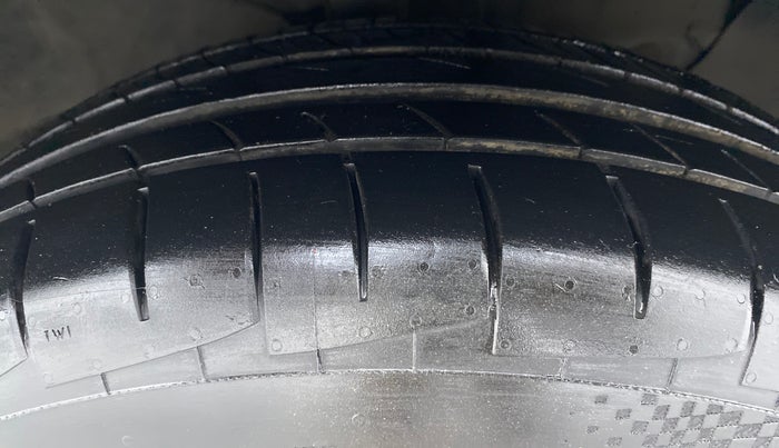 2018 Hyundai Creta 1.6 SX CRDI, Diesel, Manual, 43,992 km, Right Front Tyre Tread