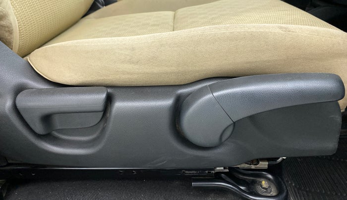2016 Honda Jazz 1.2 V AT, Petrol, Automatic, 24,610 km, Driver Side Adjustment Panel