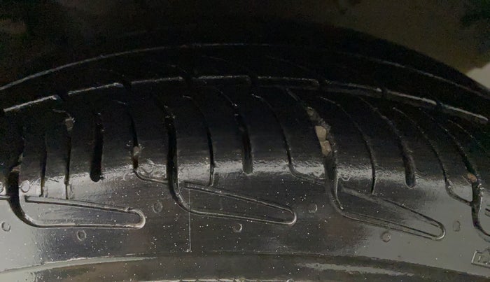 2016 Maruti Celerio ZXI, Petrol, Manual, 85,363 km, Left Rear Tyre Tread