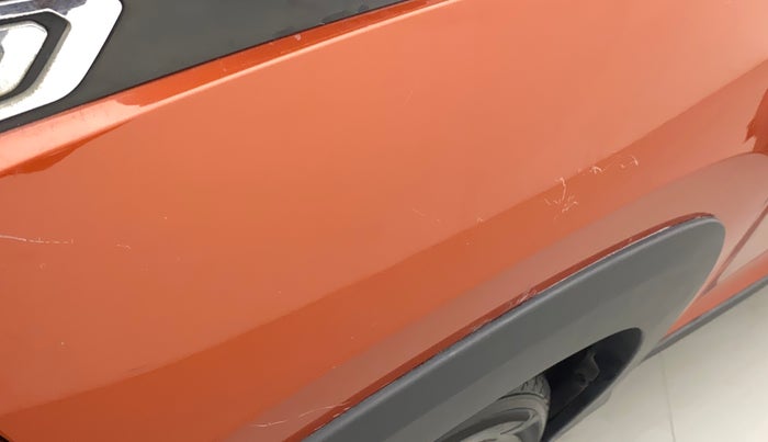 2018 Mahindra KUV 100 NXT K6+ P 6 STR, Petrol, Manual, 27,973 km, Left fender - Minor scratches
