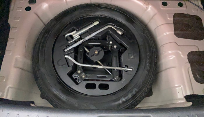 2018 Mahindra KUV 100 NXT K6+ P 6 STR, Petrol, Manual, 27,973 km, Spare Tyre