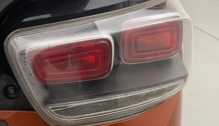 2018 Mahindra KUV 100 NXT K6+ P 6 STR, Petrol, Manual, 27,973 km, Right tail light - Minor scratches