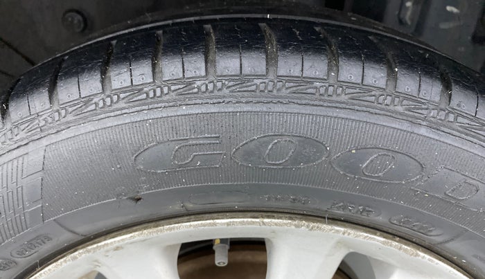 2014 Toyota Etios V, Petrol, Manual, 23,542 km, Left Rear Tyre Tread