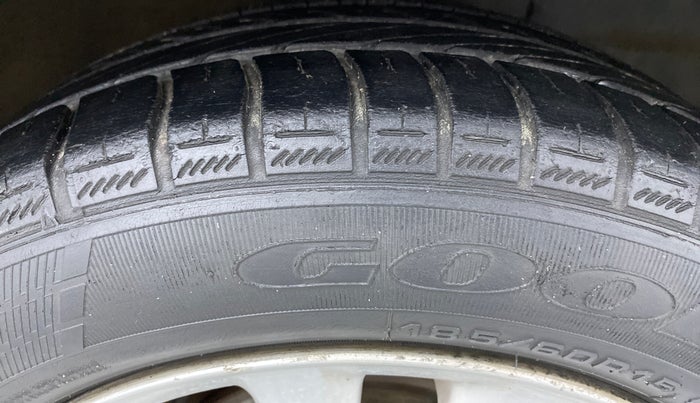 2014 Toyota Etios V, Petrol, Manual, 23,542 km, Right Front Tyre Tread