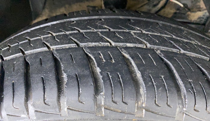 2018 Maruti Vitara Brezza VDI OPT, Diesel, Manual, 32,639 km, Right Front Tyre Tread