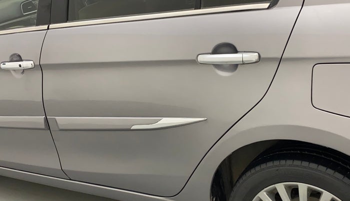 2017 Maruti Ciaz ZXI+, Petrol, Manual, 72,070 km, Rear left door - Paint has faded
