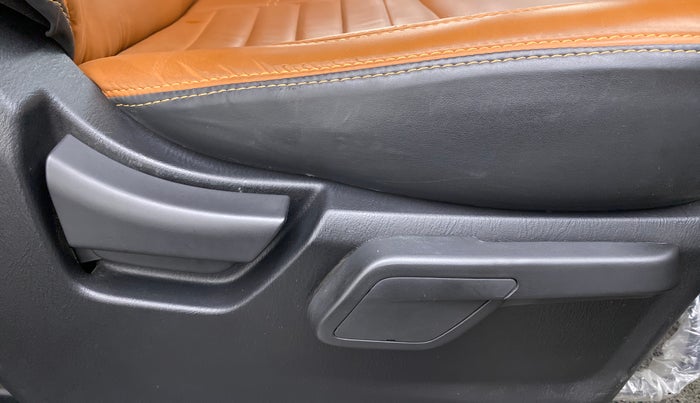 2021 Mahindra Scorpio S11, Diesel, Manual, 13,859 km, Driver Side Adjustment Panel