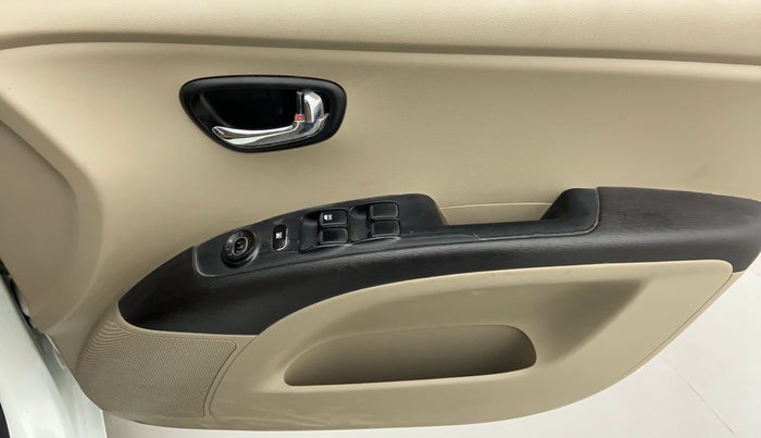 2013 Hyundai i10 SPORTZ 1.2 KAPPA2, Petrol, Manual, 33,490 km, Driver Side Door Panels Control