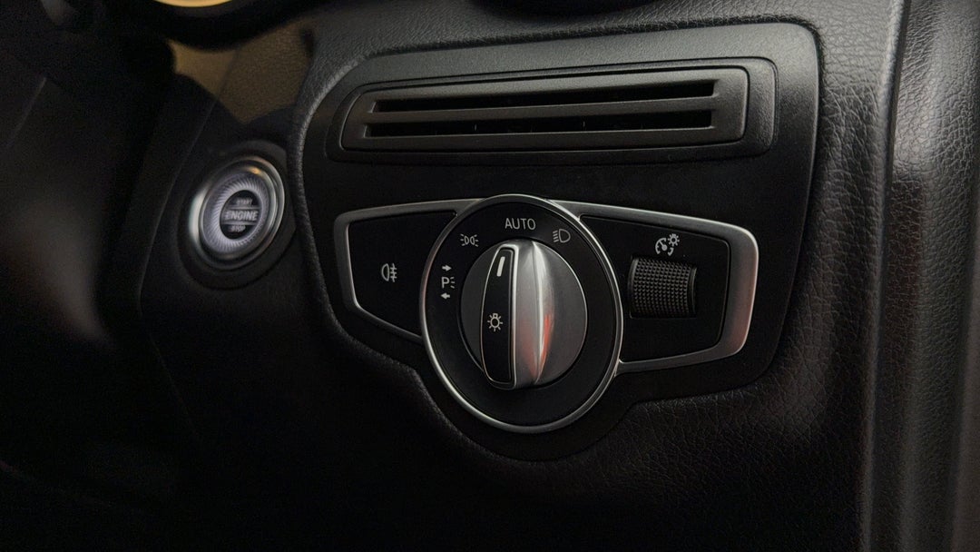 2019 Mercedes-benz GLC 300 4matic, Automatic, 80956 km, Utility Switches/Buttons