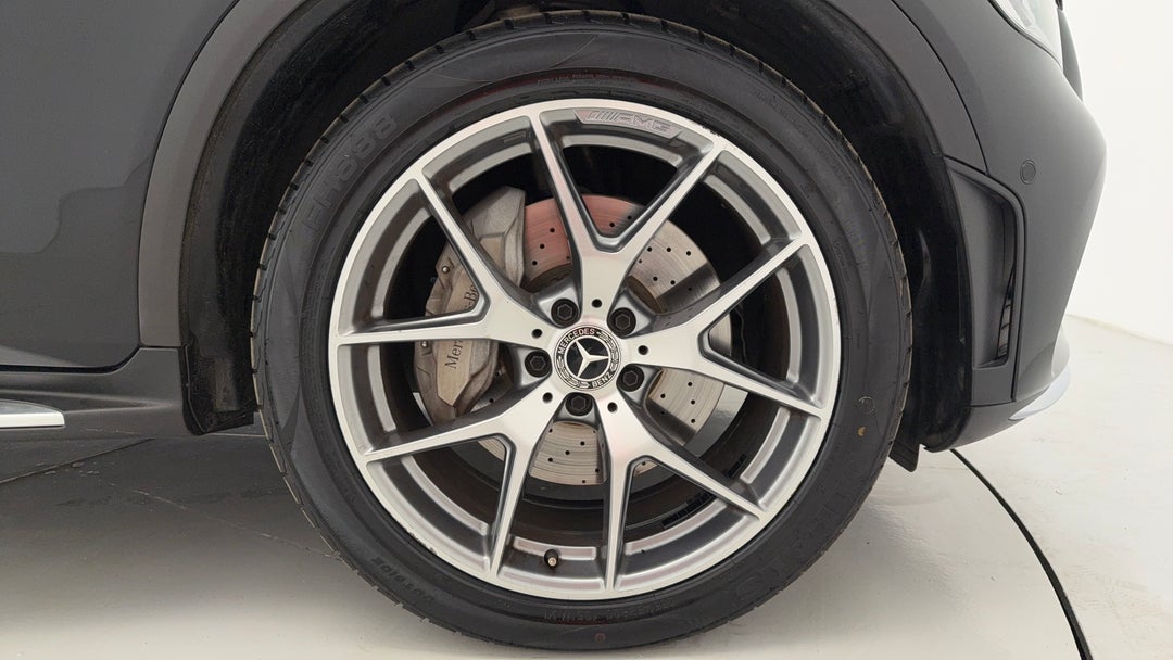 2019 Mercedes-benz GLC 300 4matic, Automatic, 80956 km, Right Front Wheel