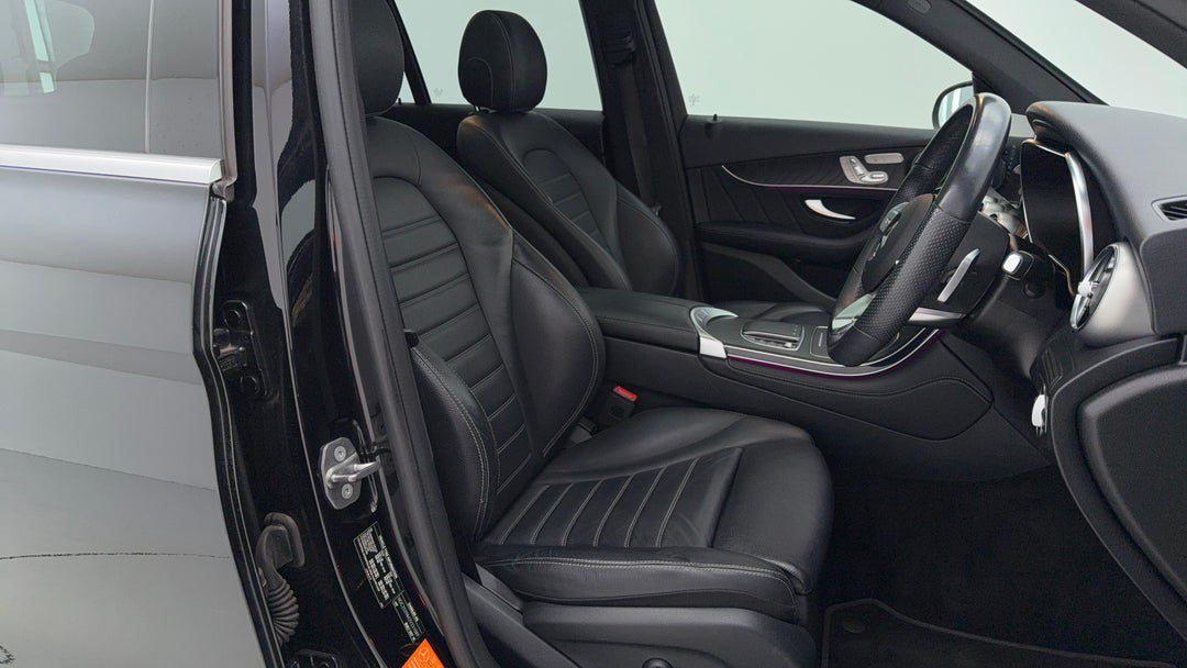 2019 Mercedes-benz GLC 300 4matic, Automatic, 80956 km, Right Side Front Door Cabin View