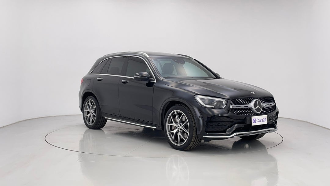 2019 Mercedes-benz GLC 300 4matic, Automatic, 80956 km, Right Front Diagonal (45- Degree) View