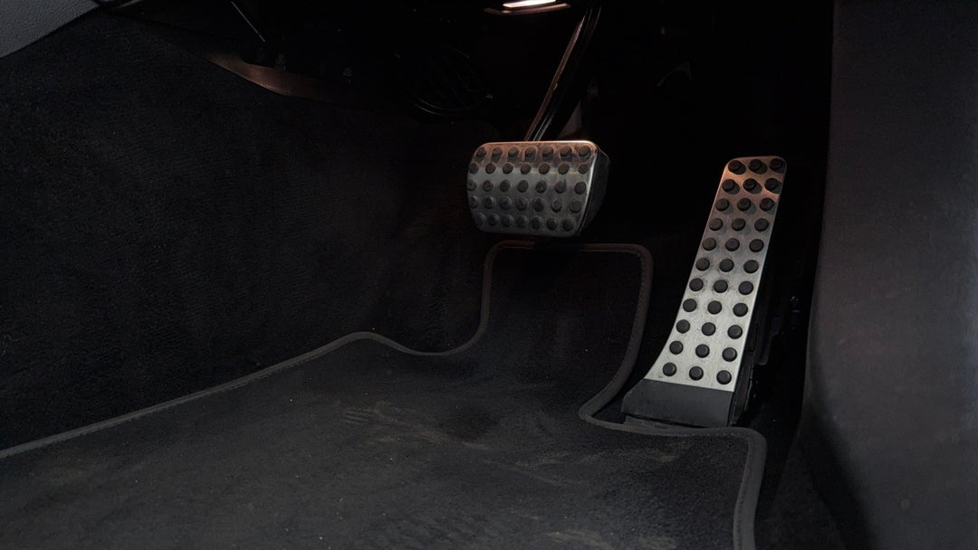 2019 Mercedes-benz GLC 300 4matic, Automatic, 80956 km, Pedals and Footmat