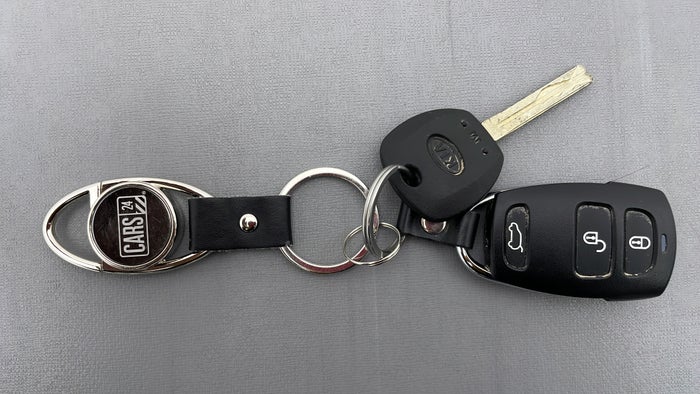 Kia Mohave-Key Close-up
