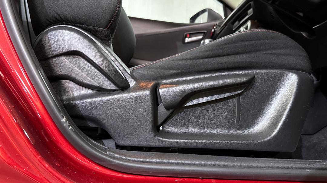 2016 Mazda 2 Maxx, Automatic, 77645 km, Drivers Side Adjustment Panel