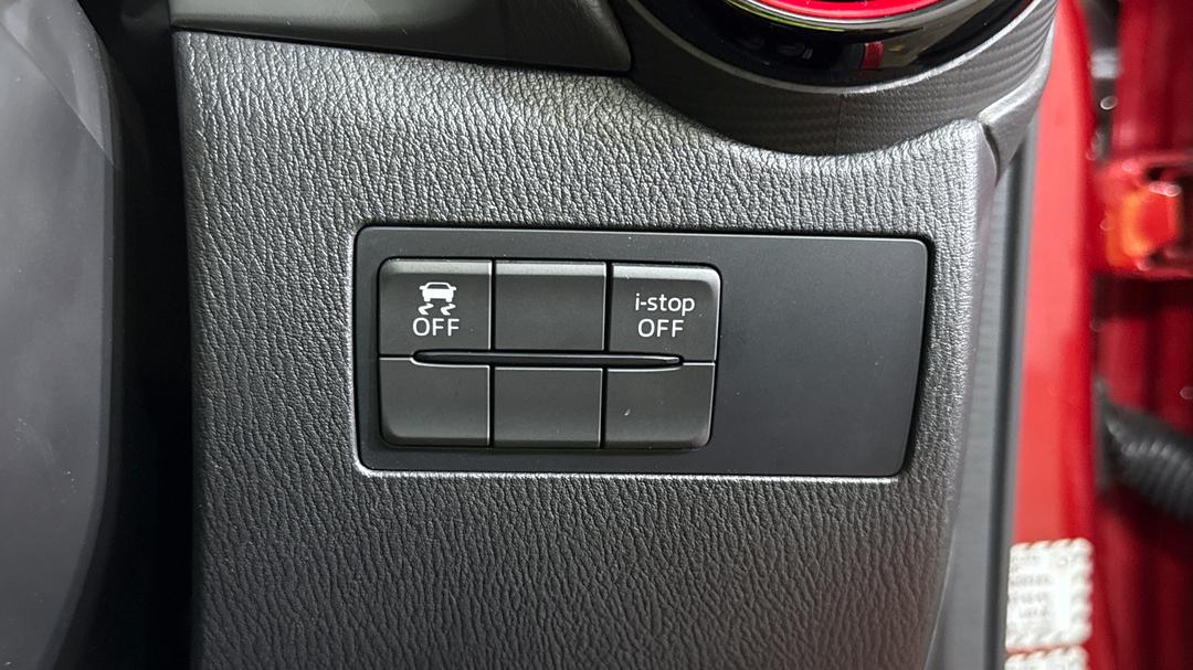 2016 Mazda 2 Maxx, Automatic, 77645 km, Utility Switches/Buttons