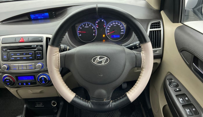 2013 Hyundai i20 MAGNA (O) 1.2, Petrol, Manual, 92,904 km, Steering Wheel Close Up