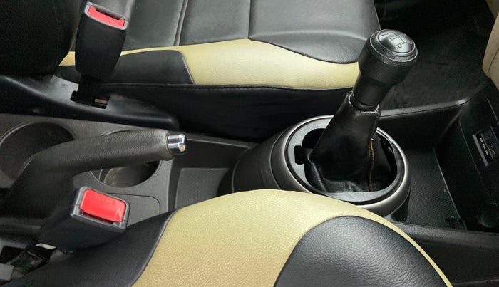 2013 Hyundai i20 MAGNA (O) 1.2, Petrol, Manual, 92,716 km, Gear lever - Boot Cover minor damage