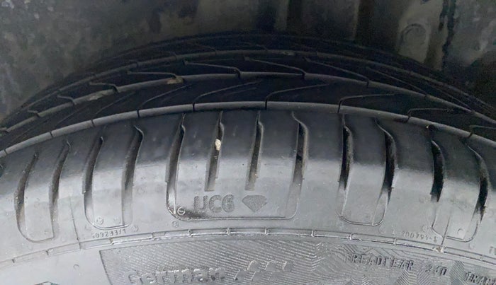 2015 Maruti Ertiga ZXI, Petrol, Manual, 98,520 km, Left Rear Tyre Tread