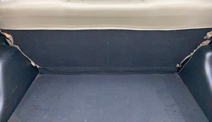 2015 Hyundai Grand i10 SPORTZ 1.2 KAPPA VTVT, Petrol, Manual, 51,228 km, Dicky (Boot door) - Parcel tray missing