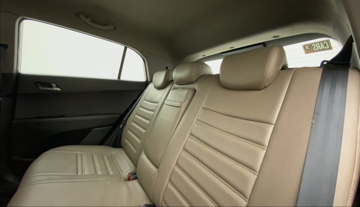2017 Hyundai Creta SX PLUS AT 1.6 PETROL, Petrol, Automatic, 81,845 km, Right Side Rear Door Cabin