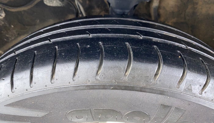 2019 Maruti Alto VXI, Petrol, Manual, 37,786 km, Left Front Tyre Tread