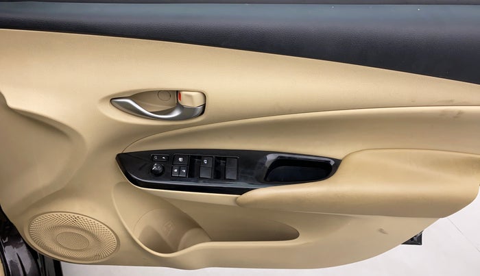 2020 Toyota YARIS G MT, Petrol, Manual, 44,145 km, Driver Side Door Panels Control