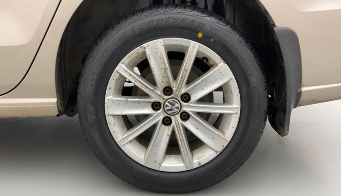 2016 Volkswagen Vento HIGHLINE PETROL AT, Petrol, Automatic, 81,057 km, Left Rear Wheel