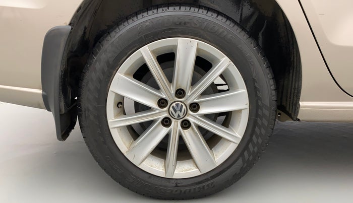 2016 Volkswagen Vento HIGHLINE PETROL AT, Petrol, Automatic, 81,057 km, Right Rear Wheel