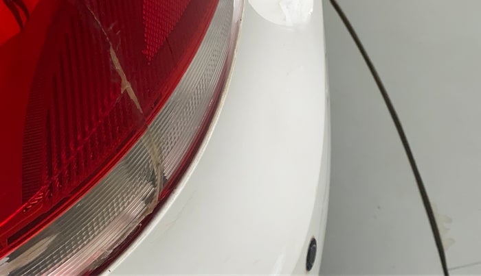 2011 Volkswagen Vento TRENDLINE 1.6, Petrol, Manual, 41,020 km, Left tail light - Minor damage