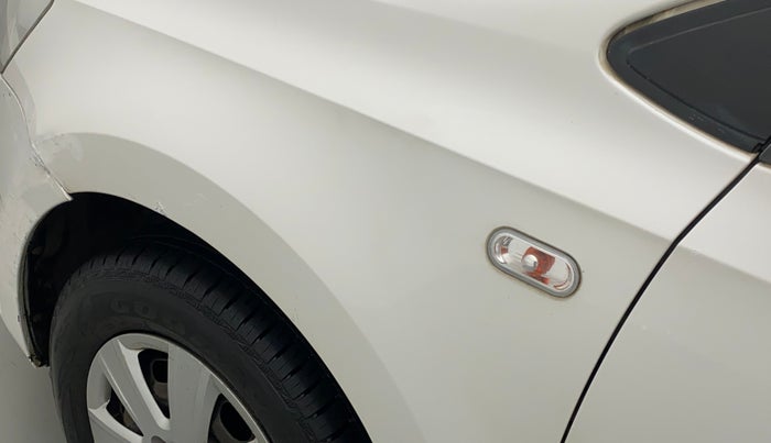 2011 Volkswagen Vento TRENDLINE 1.6, Petrol, Manual, 41,020 km, Left fender - Minor scratches