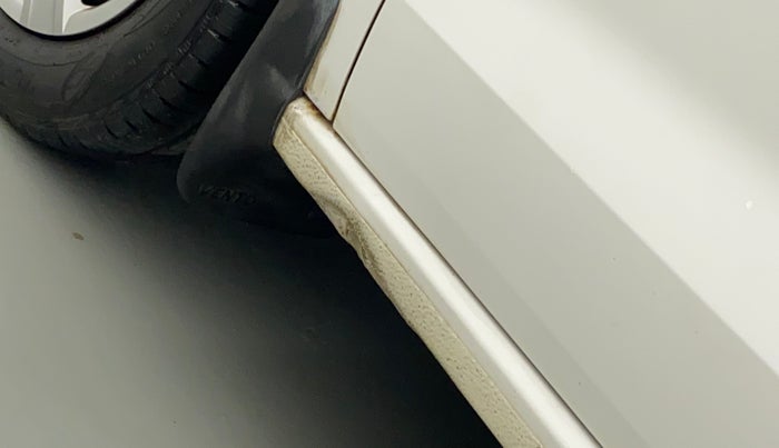 2011 Volkswagen Vento TRENDLINE 1.6, Petrol, Manual, 41,020 km, Left running board - Slightly dented
