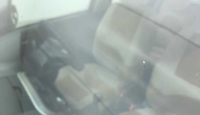 2010 Maruti Ritz ZXI, Petrol, Manual, 19,108 km, Front windshield - Minor spot on windshield