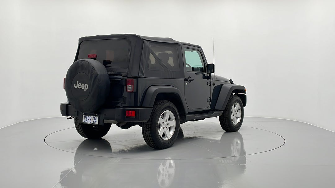 Right Back Diagonal (45- Degree) View