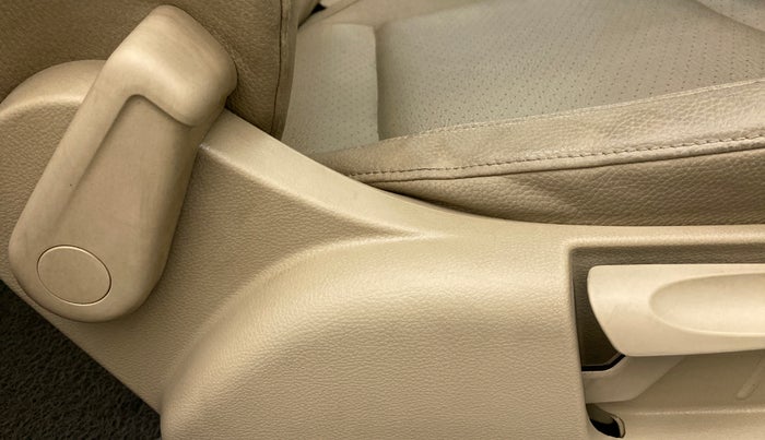 2016 Volkswagen Vento HIGHLINE TDI AT, Diesel, Automatic, 78,659 km, Driver Side Adjustment Panel