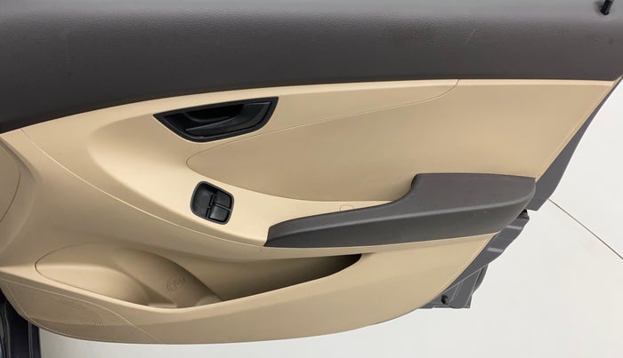 2017 Hyundai Eon ERA PLUS (O), Petrol, Manual, 31,799 km, Driver Side Door Panels Control