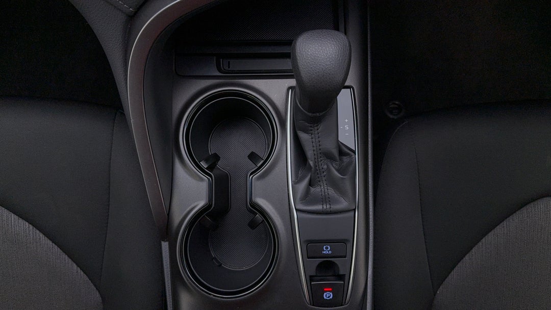 2024 Toyota Camry Ascent, Automatic, 50694 km, Gear Lever 