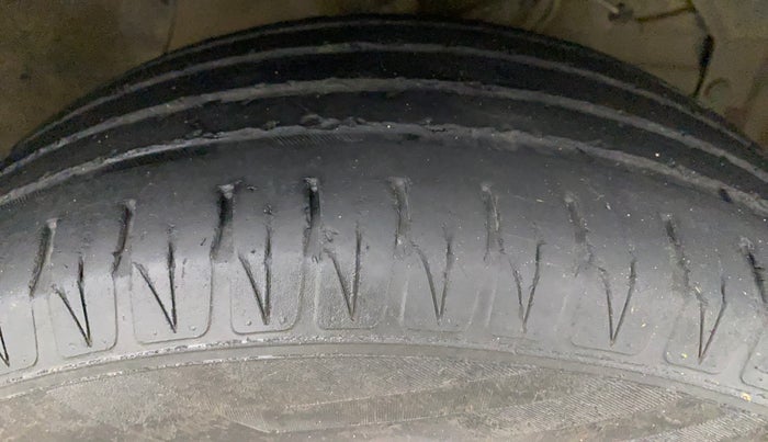 2016 Maruti Vitara Brezza ZDI PLUS, Diesel, Manual, 70,073 km, Right Front Tyre Tread