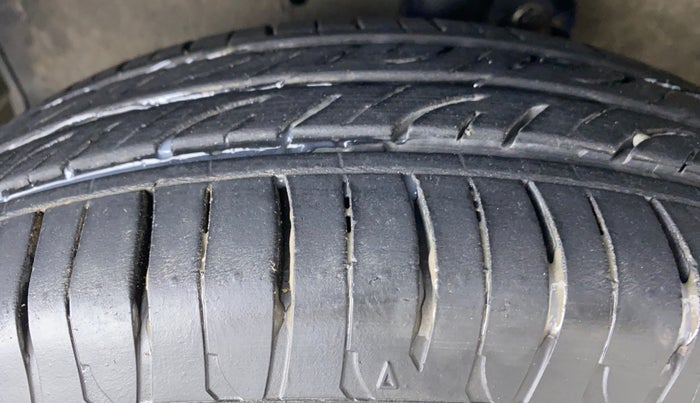 2014 Maruti Celerio VXI d, Petrol, Manual, 59,249 km, Left Front Tyre Tread