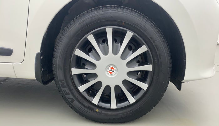 2017 Hyundai Grand i10 Sportz(O) 1.2 MT, Petrol, Manual, 1,00,951 km, Right Front Tyre